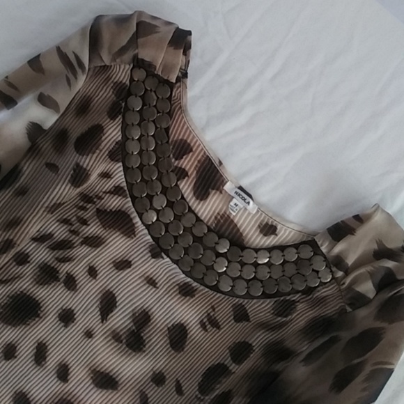 Top - Picture 2 of 2